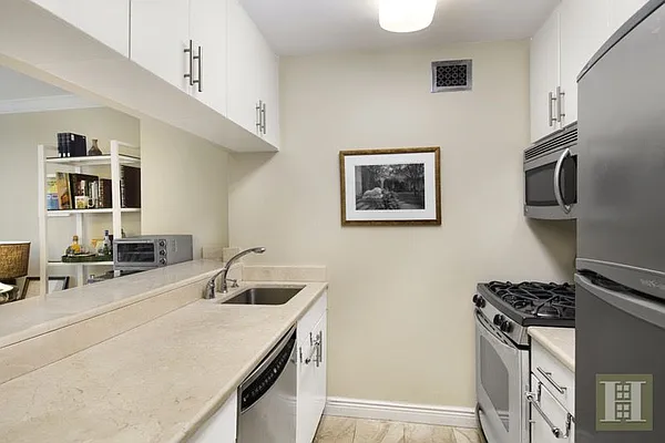 Rented by Halstead Real Estate | media 16