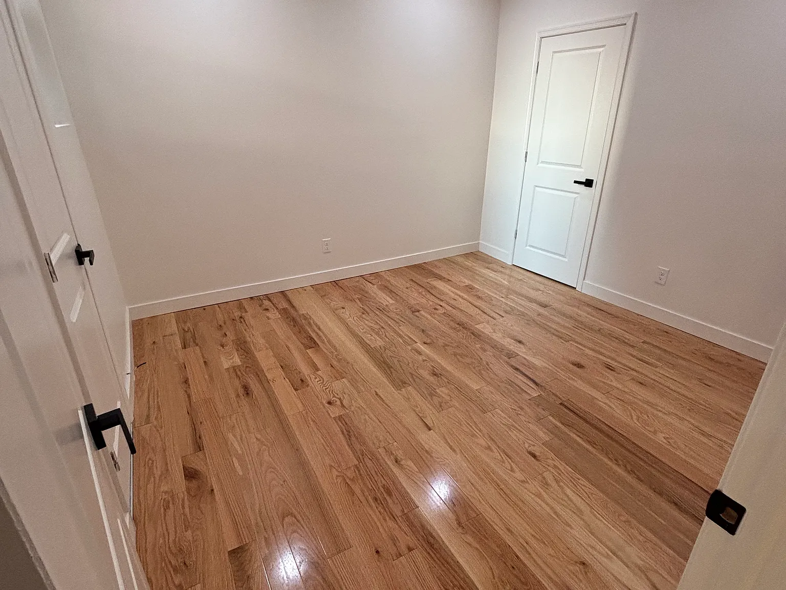 5 bed, $3,650 — Photo 3