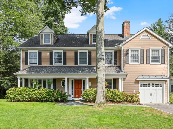 97 Meadowpark Avenue North, Stamford, CT 06905