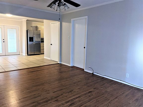 4th image of 1913 Redwood Pl