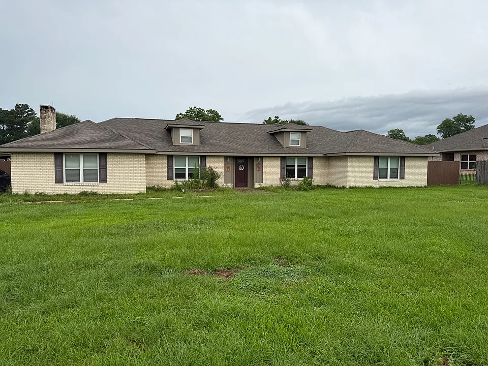 1746 Ernestine Dr