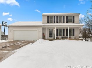 1848 Steam Engine St, Grand Rapids, MI 49508