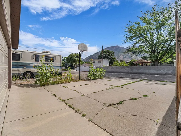2189 E 6675 S — Photo 24