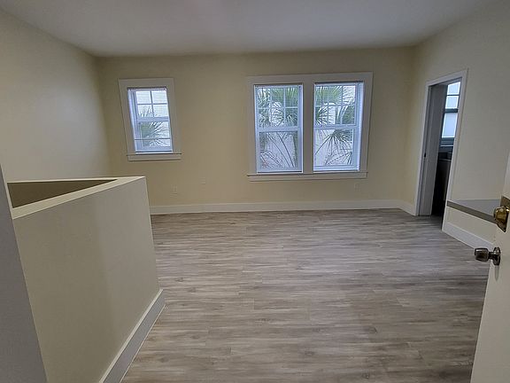 2nd image of 536 14th St APT 301
