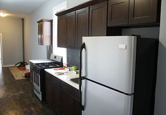 3rd image of 366 Harman St