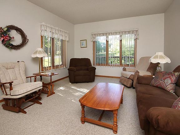 4th image of 706 1st Ave SE