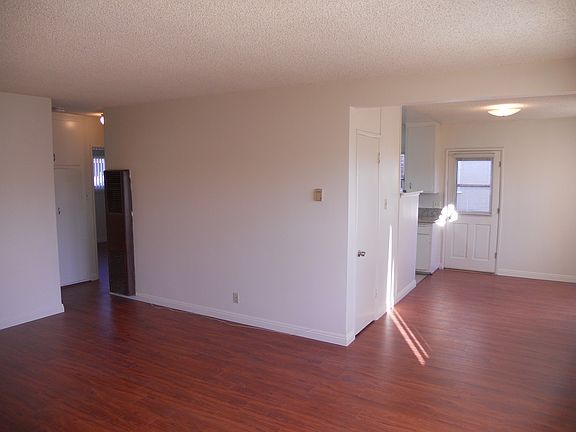 4047 160 Living Room