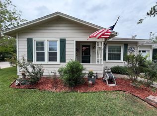 421 W 13th St, Shiner, TX 77984