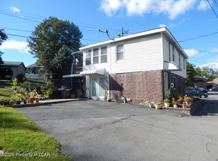 695-701 Main St, Dallas, PA 18612