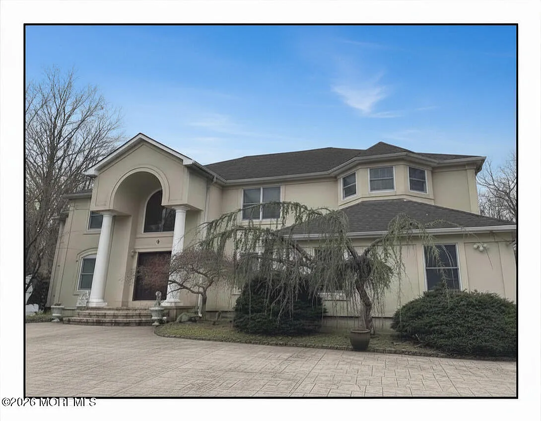 785 Green Valley Road photo 1