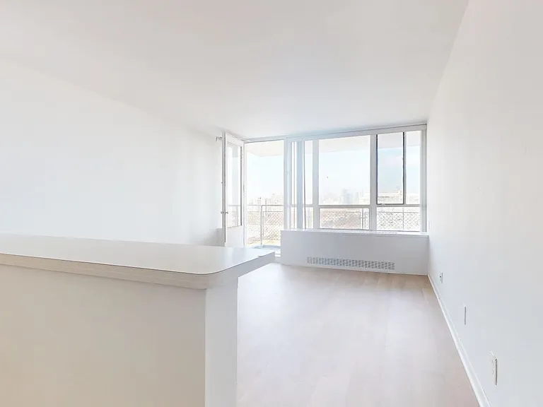 Lake Meadows Apartments — Photo 11