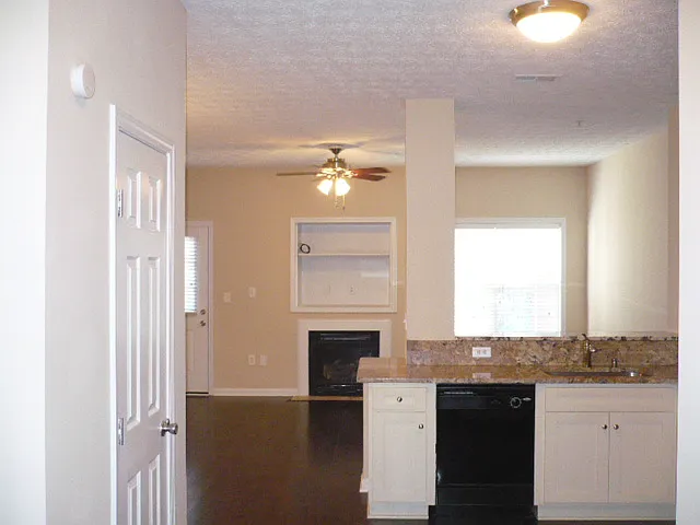 117 Creekwood Dr — Photo 6