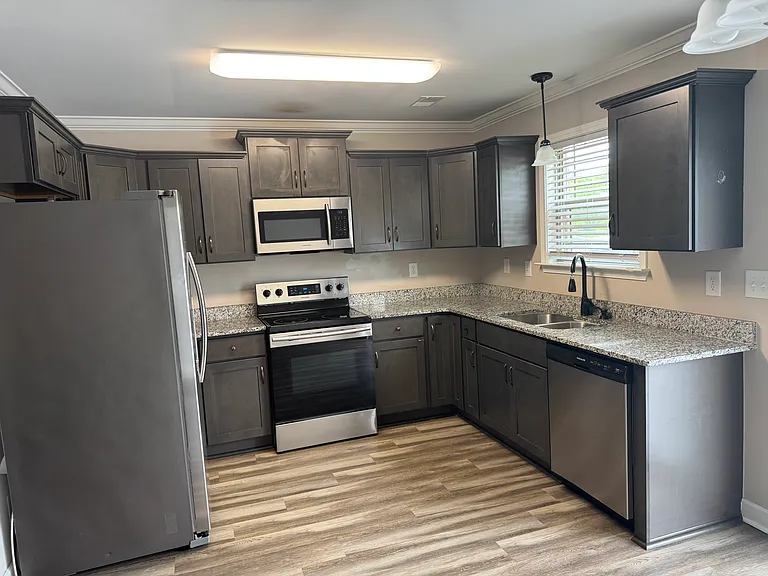 66 Bellvue Dr — Photo 29