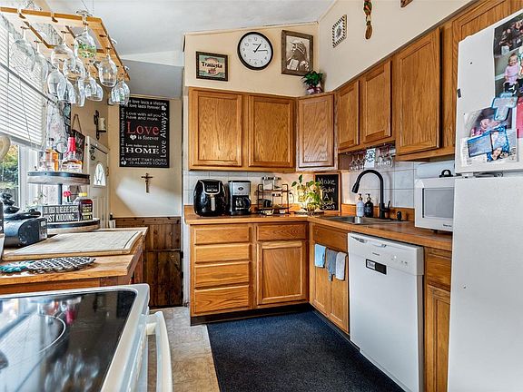 2nd image of 228 Waller Ave