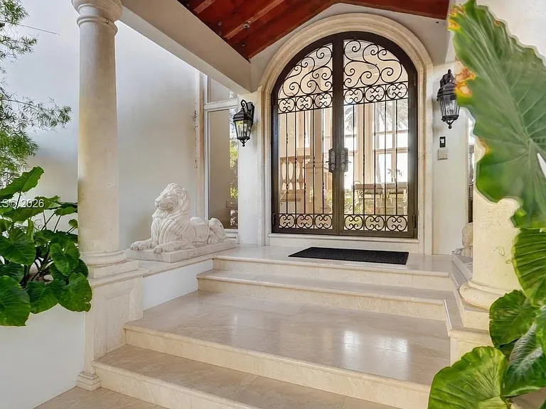 260 Cape Florida Dr — Photo 25