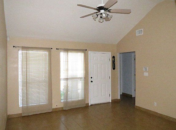 4th image of 2053 Carranza St