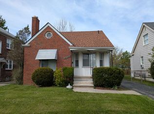 20653 Washtenaw St, Harper Woods, MI 48225