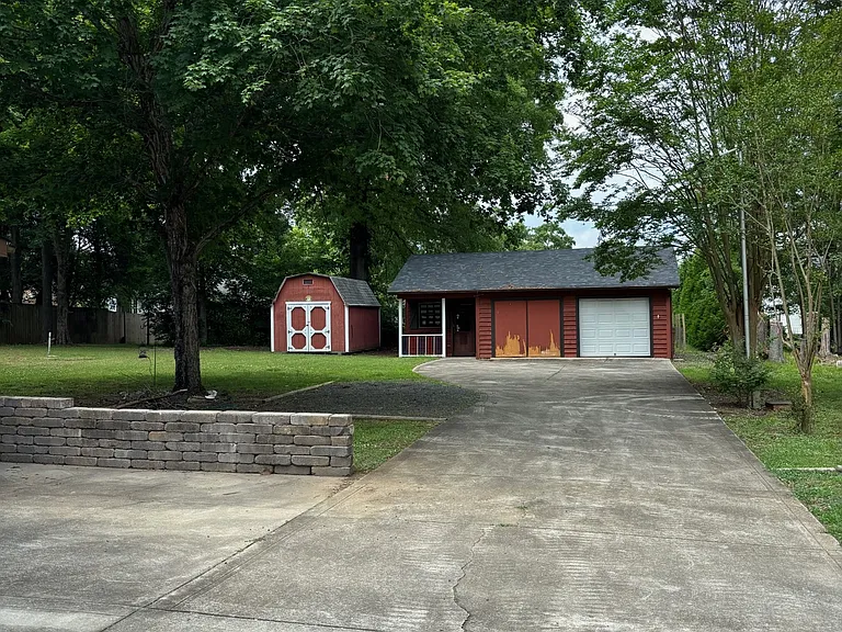 317 Woodside Dr — Photo 16
