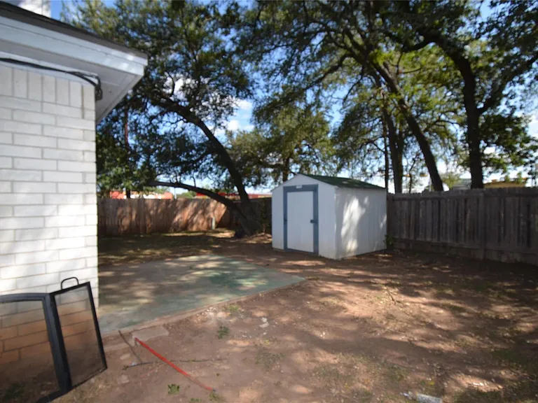 4729 Castleman Dr — Photo 14