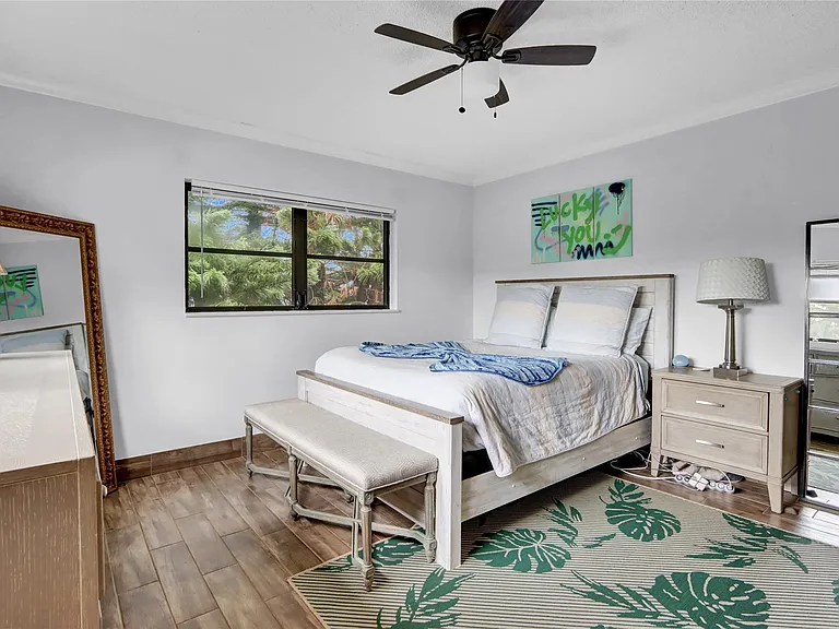 665 Enfield St #B20 — Photo 13