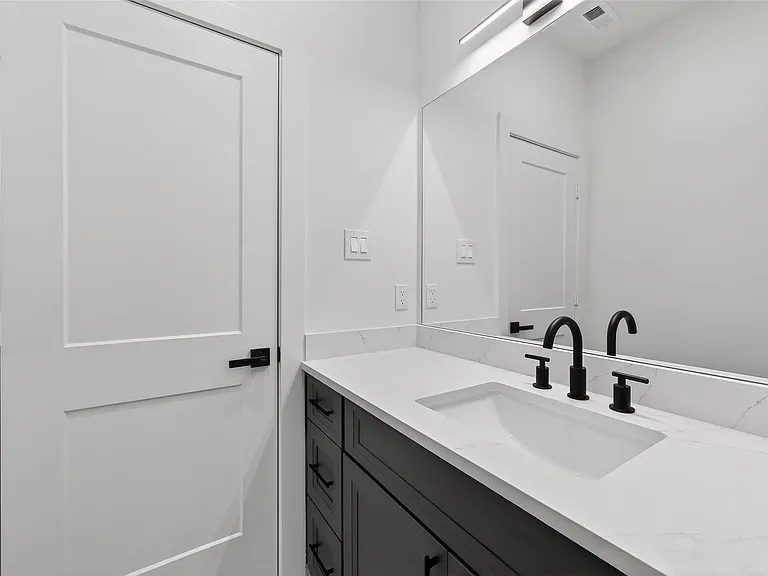 971 Highland Light Ln — Photo 29