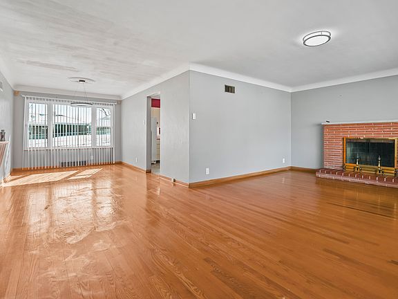 2nd image of 9140 Shadydale Dr
