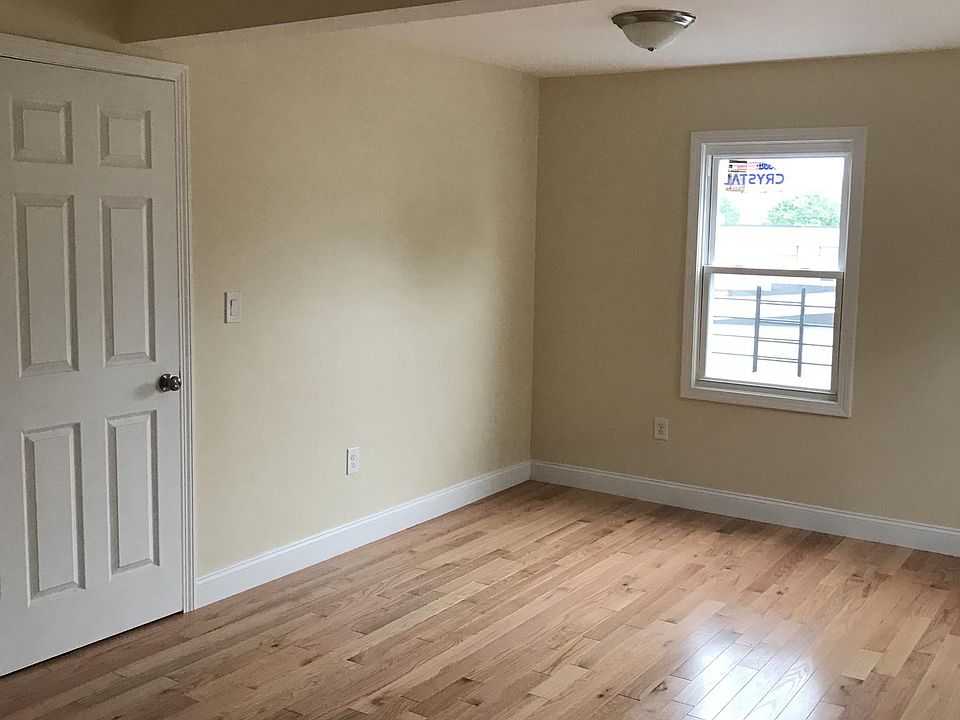 1st image of 217 Washington St #2