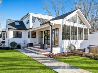 8 Valley Rd, Sag Harbor, NY 11963