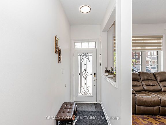 4th image of 12 Fitzgibson St