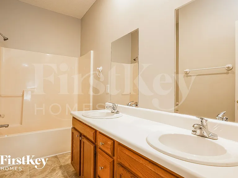 6012 River Lake Cir — Photo 10