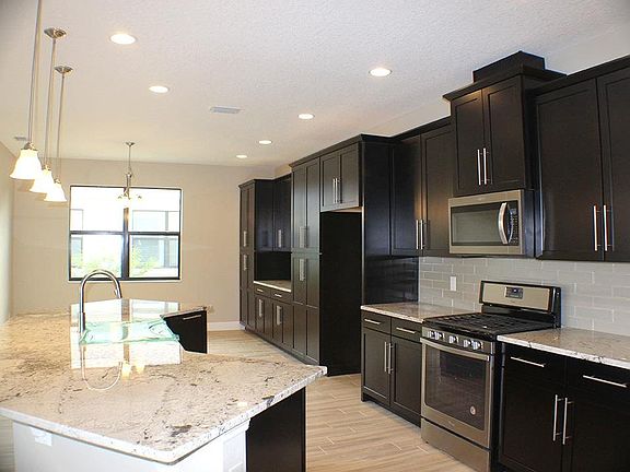 5th image of 3595 Archdale St