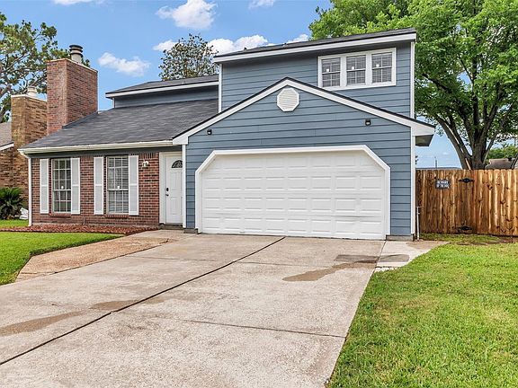 3rd image of 15830 Pipers View Dr
