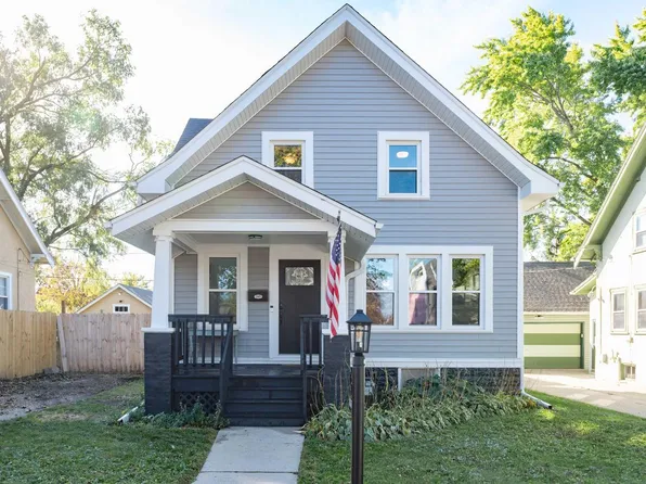205 Harrison AVENUE, Waukesha, WI 53186