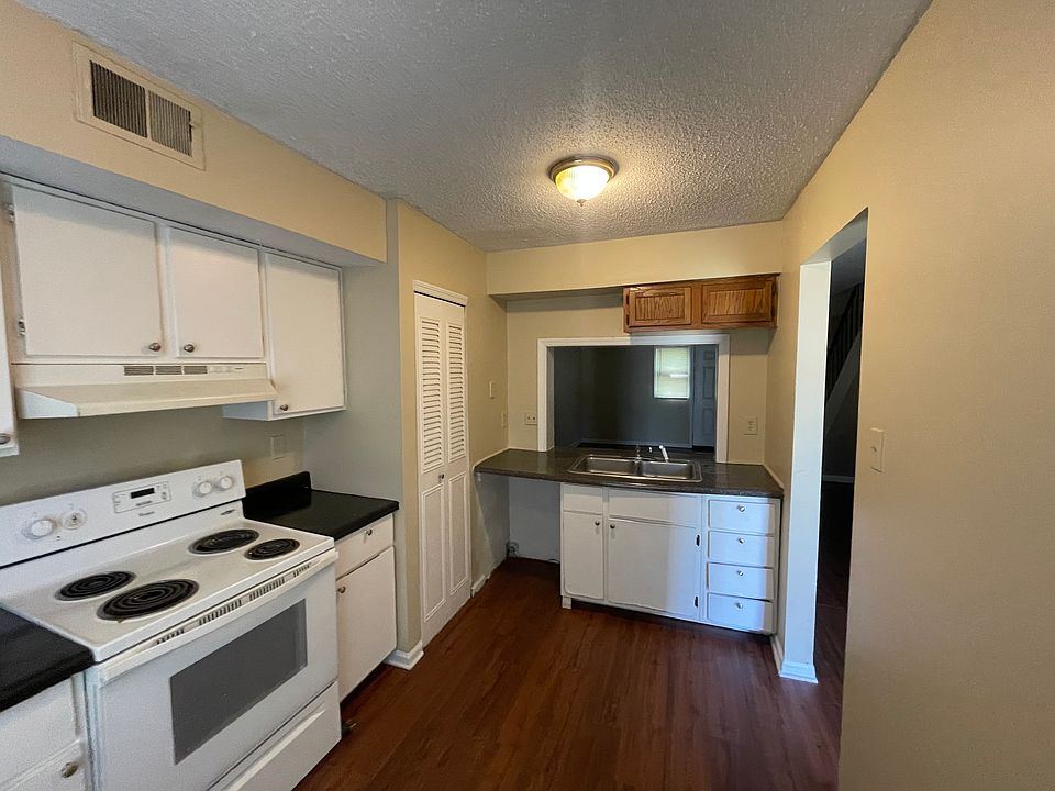 1st image of 3751 Cambridge Station Dr