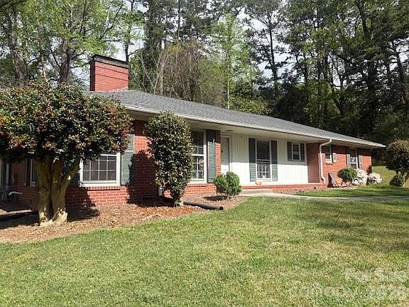 2nd image of 376 Sunnyside Dr SE