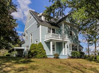 625 Ellery St SE, Ada, MI 49301