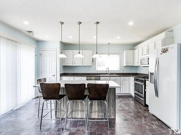 244 Trayesan Dr — Photo 8