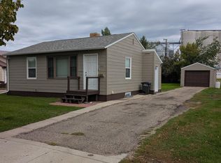 309 Sinclair St, Bottineau, ND 58318