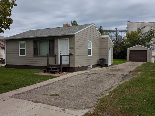 309 Sinclair St, Bottineau, ND 58318
