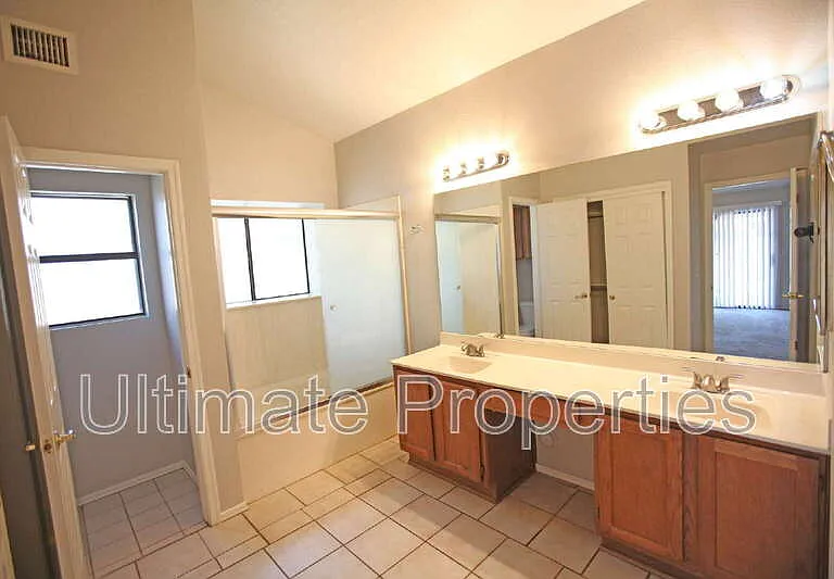 7719 W Dreyfus Dr — Photo 13