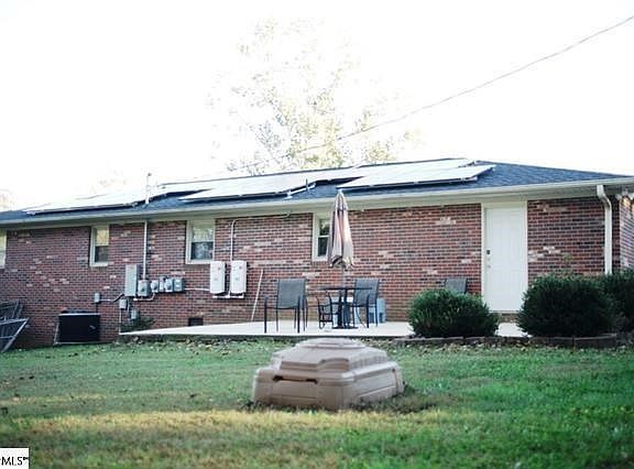 2nd image of 207 Bentwood Dr