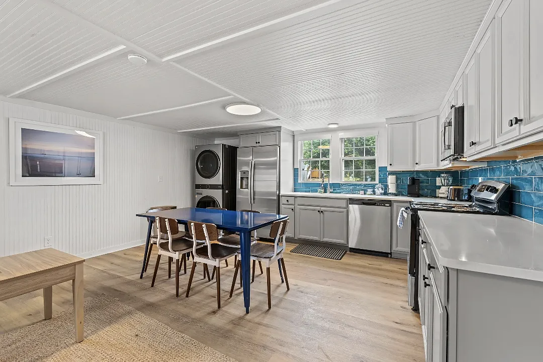 3 bed, $2,200 — Photo 3