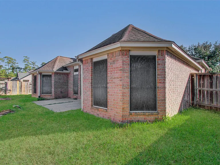 14731 Raven Hollow Ln — Photo 41