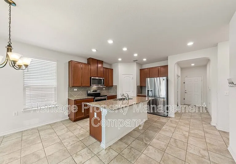 7347 Bluebonnet Bay — Photo 7