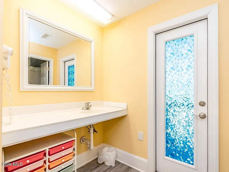 1507 N New River Dr #216 — Photo 10
