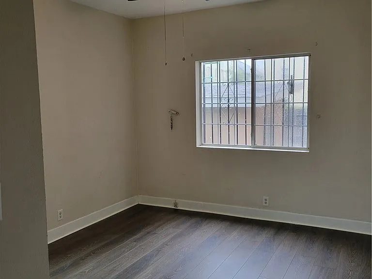 1938 Bonsallo Ave #103 — Photo 8
