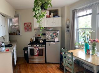 105 Charter St #1M, Boston, MA 02113