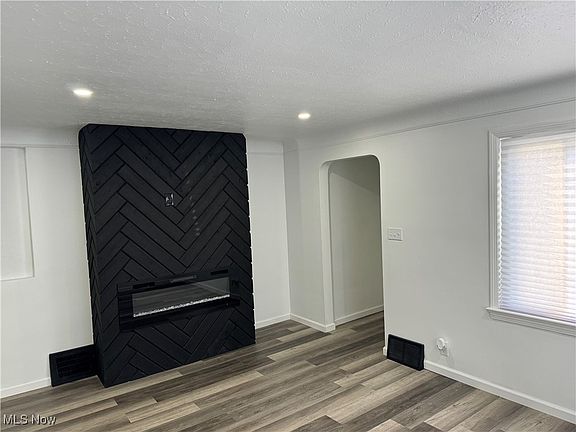 3rd image of 13823 Cranwood Park Blvd