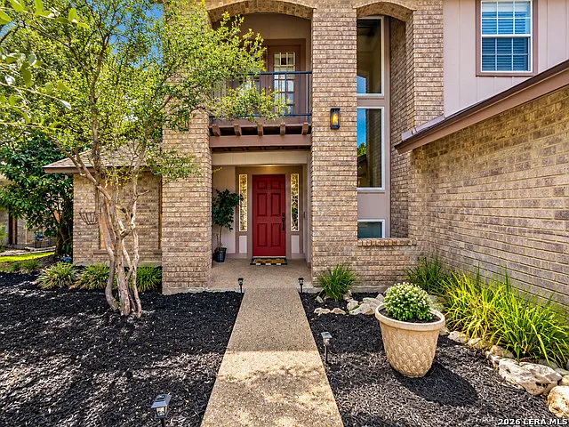 4 bed, 2.0 bath, 1989 sqft, $2,250 — Photo 4