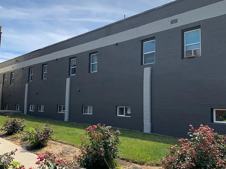 1413 East Washington Street — Photo 10